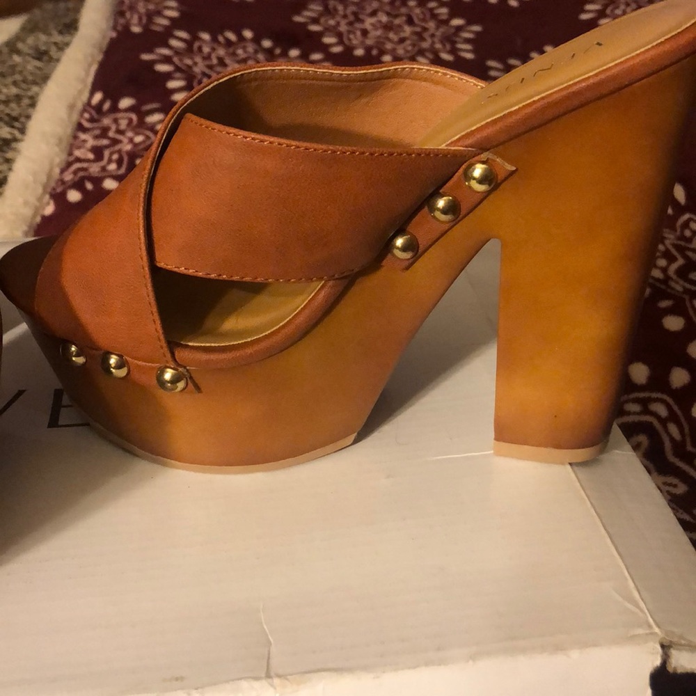 Venus Platform open sandals